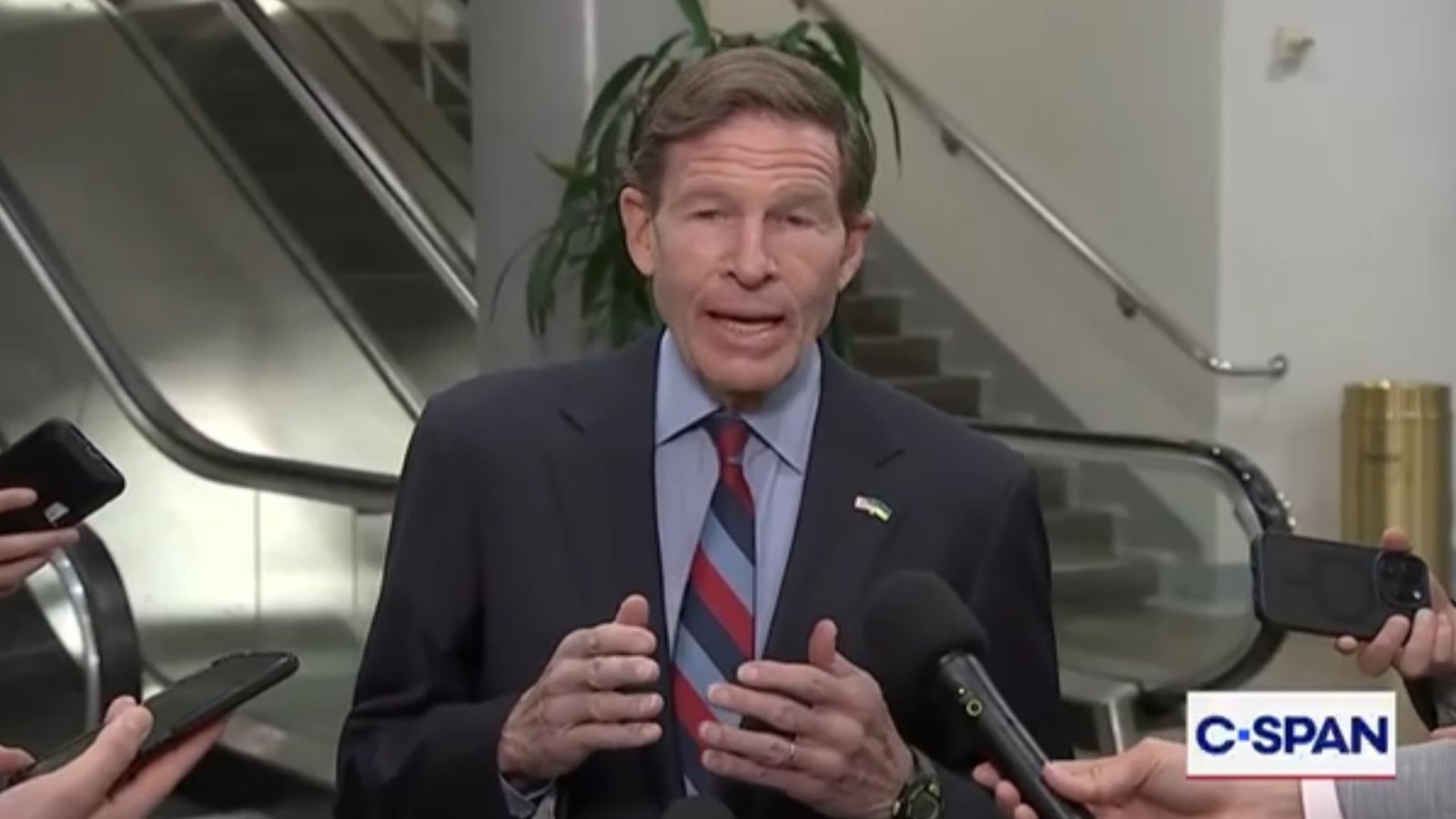  ABŞ senatoru: Mövcud proses ABŞ-ı İrana quru qoşunları göndərməyə apara bilər