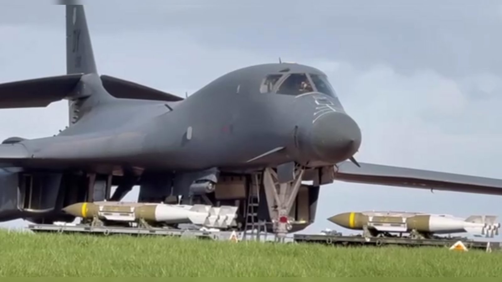 ABŞ-ın B-1 bombardmançıları Britaniyada mümkün İran hücumlarına hazırlanır