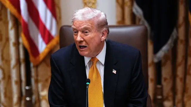  دونالد ترامپ: حملات به اهداف اصلی انرژی و برق ایران موقتا متوقف شده است        