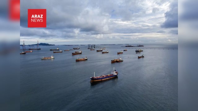  Onlarla gəmi Hörmüz boğazından keçdi; İran məhdudiyyətləri azaltdı