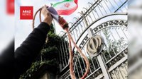 جمهورى اسلامى عباس اكبرى فيض آبادى معترض اصفهانى را به دار آويخت