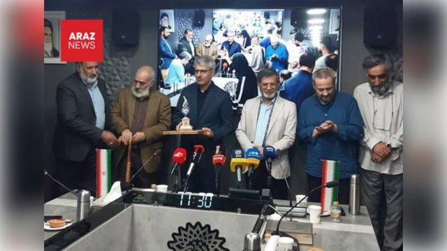 مسابقه جمهوری اسلامی با پهلوی در برگزاری مراسمات فاشیستی؛ بقایی نشان «سرو سیمین پارسی‌جان» را گرفت و فارسی را خط مقدم نبرد تمدنی خواند