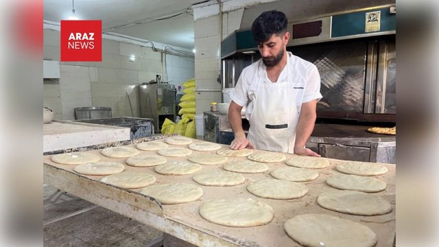 Tehranda lavaş çörəyi 100 faiz bahalaşdı; barbari 10 000, səngək isə 15 500 tüman oldu