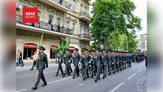 برگزاری مراسم روز نیروهای مسلح در جمهوری آذربایجان