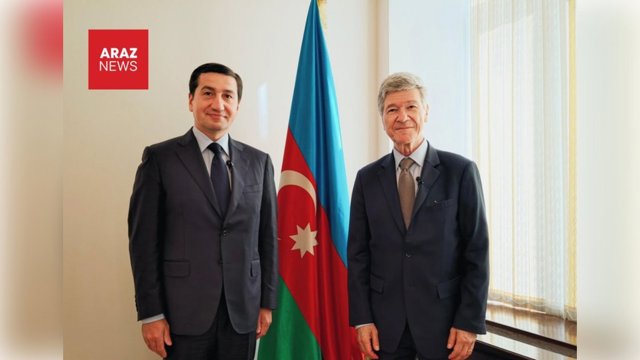 Tanınmış amerikalı iqtisadçı Azərbaycana səfər edib; Ceffri Saks Bakıda Hikmət Hacıyevlə görüşüb