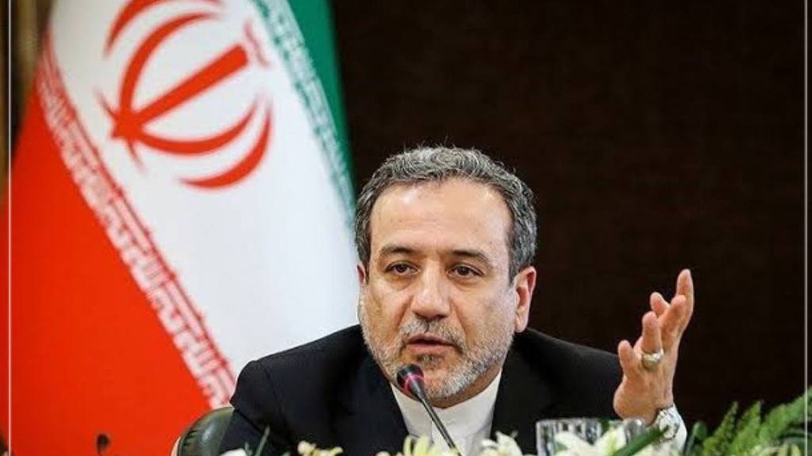 عراقچی با وزیران خارجهٔ عمان و عربستان دربارهٔ امنیت تنگه هرمز رایزنی کرد
