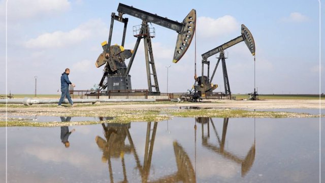 Neft yenidən yüksəlişdə; danışıqlarla bağlı şübhələr bazarı təkrar narahat edib