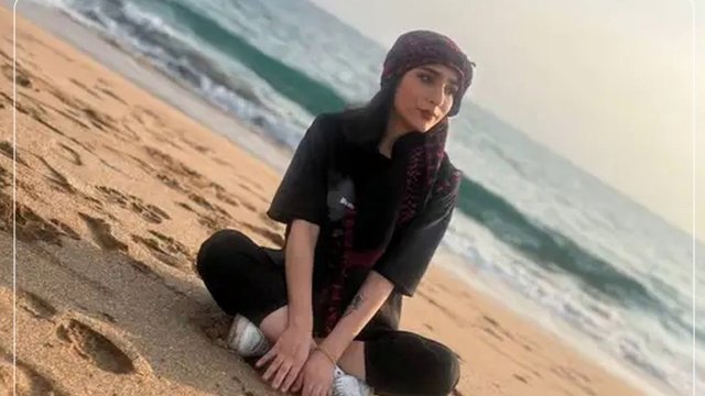 Bir neçə İnstaqram istorisinə görə «məharibə» ittihamı: 23 yaşlı tələbə Nəcmə Əmini edam təhlükəsi ilə üz-üzədir