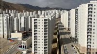 درگیری کارکنان شرکت آرین‌سازه با خریداران خانه‌های تحویل‌نشده