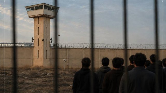 اهوازین شیبان زیندانیندا ۶۰۰-دن چوخ سیاسی و عقیدتی محبوس وار؛ گنجلرین کوتله‌وی توتوقلانماسی و قروپ حالیندا محاکمه‌لر