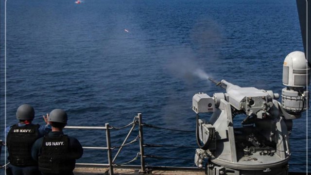 CENTCOM: Hörmüz boğazından 600 milyon barrel neft daşıyan 1300 gəminin keçidinə kömək etmişik