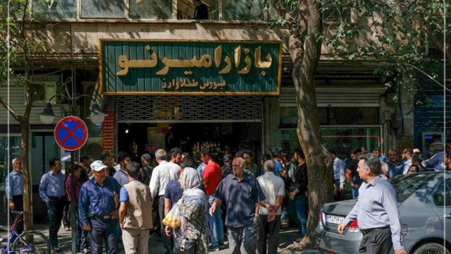 Dollar 203 min tümənin sərhədini aşdı; İran valyuta bazarında yeni tarixi rekord