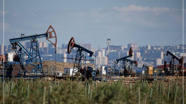 ABŞ-ın hücumları neft qiymətlərini artırdı; Brent 95 dolları ötdü