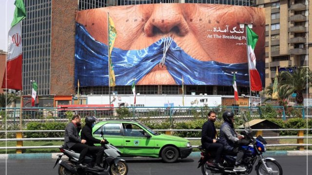 موازنه در تنگه هرمز به ضرر تهران تغییر کرده است؛ فشار محاصره دریایی آمریکا بر جمهوری اسلامی افزایش می‌یابد