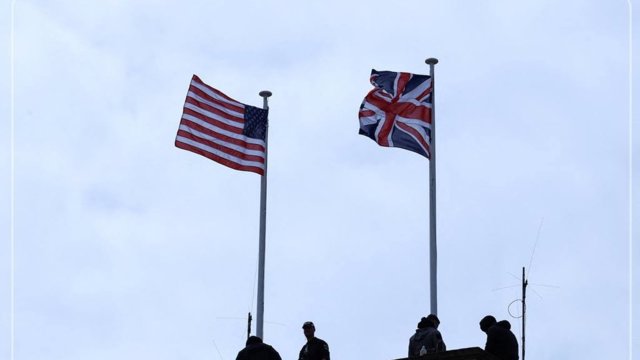 Tramp və Britaniya baş naziri İran, Hörmüz və Ukrayna müharibəsi barədə məsləhətləşiblər