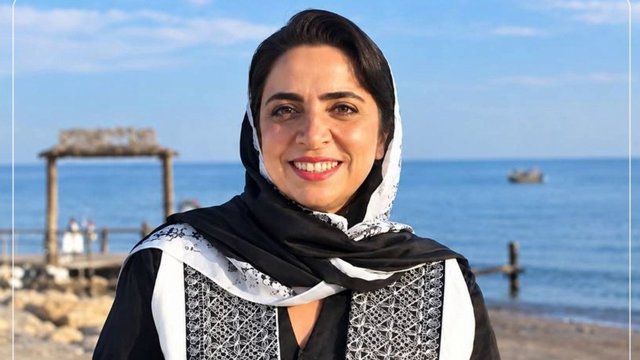 Uzaqdan çəkilmiş bir foto, edam hökmü: Bəndər-Abbas İnqilab Məhkəməsi 32 yaşlı xəstə qadını 