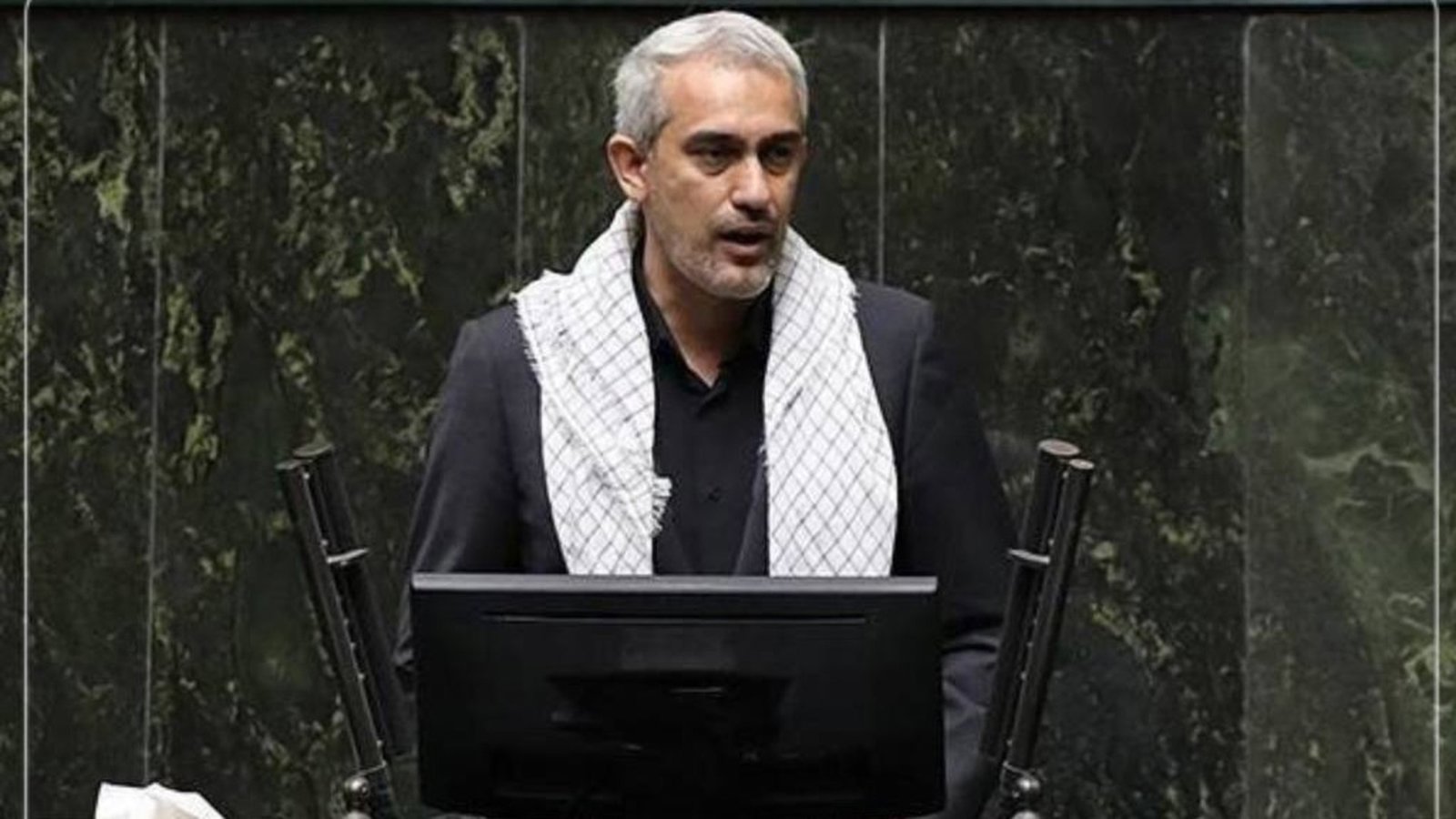 استیضاح وزیر اقتصاد با ۴۷ امضا کلید خورد؛ تورم، سقوط ریال و فشار معیشتی در مرکز انتقادات