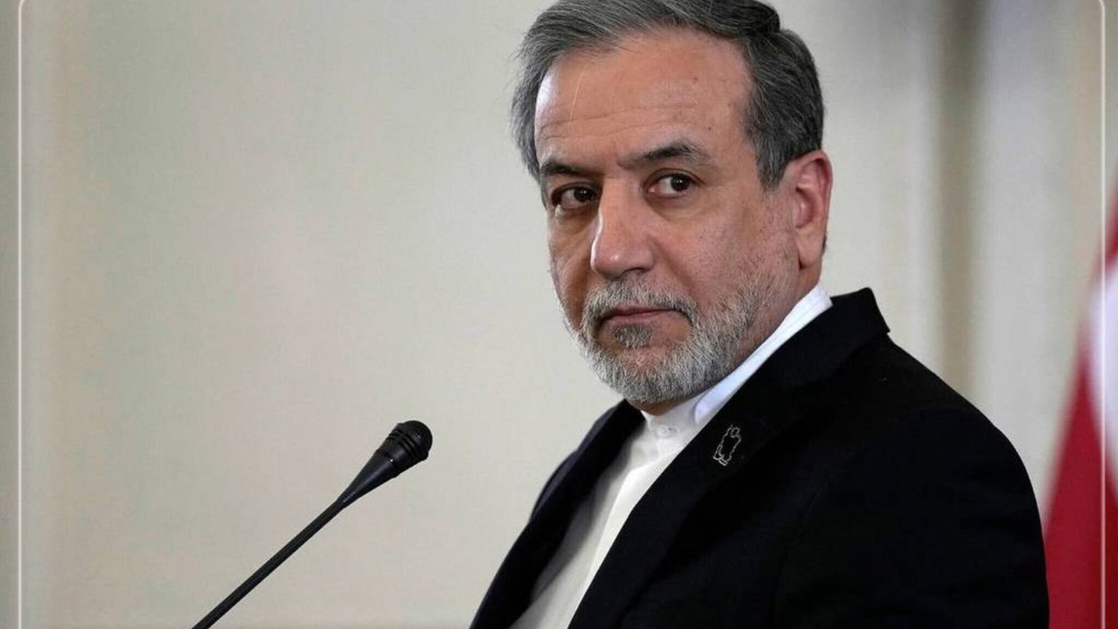وانگ یی در دیدار با عراقچی: هرمز باید بازگشایی شود؛ تهران و واشینگتن خویشتن‌داری کنند