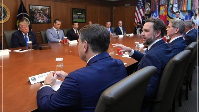 Tramp administrasiyasının yüksək vəzifəli rəsmiləri İran və Yəmənlə bağlı məxfi görüş keçirib