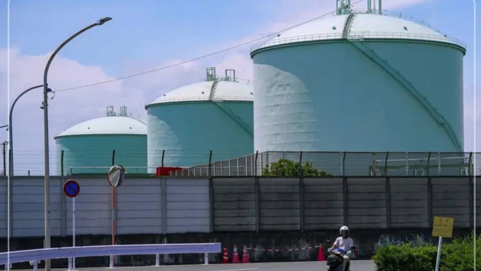 Yaponiya Asiyada neft ehtiyatlarının artırılmasına çağırıb: enerji təchizatında yeni fasilələrlə bağlı narahatlıq