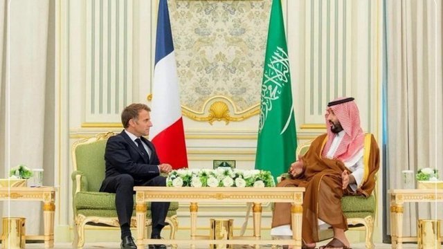 Makron və bin Salman Ər-Riyadda regiondakı proseslər ətrafında görüşüb
