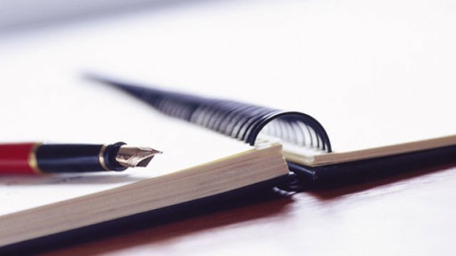 رویزیونیسم، حربه ی جدید جمهوری اسلامی ایران-ادیب طاها