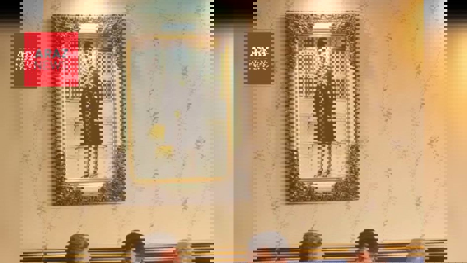 حضور حاکم ممکان در خانه گاگارین سیمکو و عکس یادگاری زیر عکس اسماعیل سیمکو