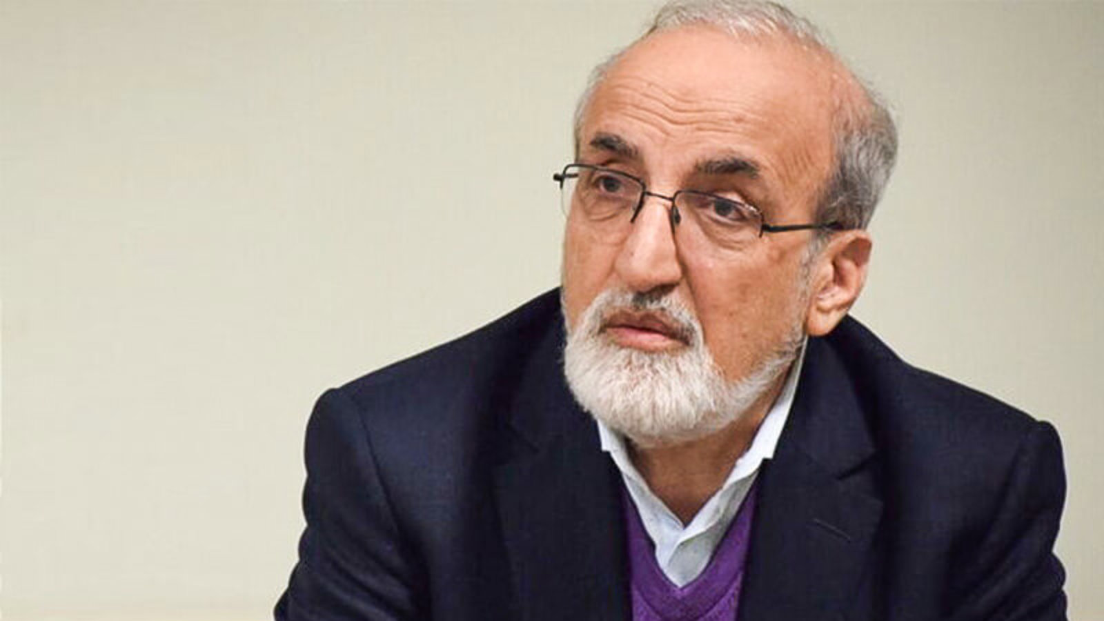 در اعتراض به عملکرد دولت معاون وزارت بهداشت استعفا داد