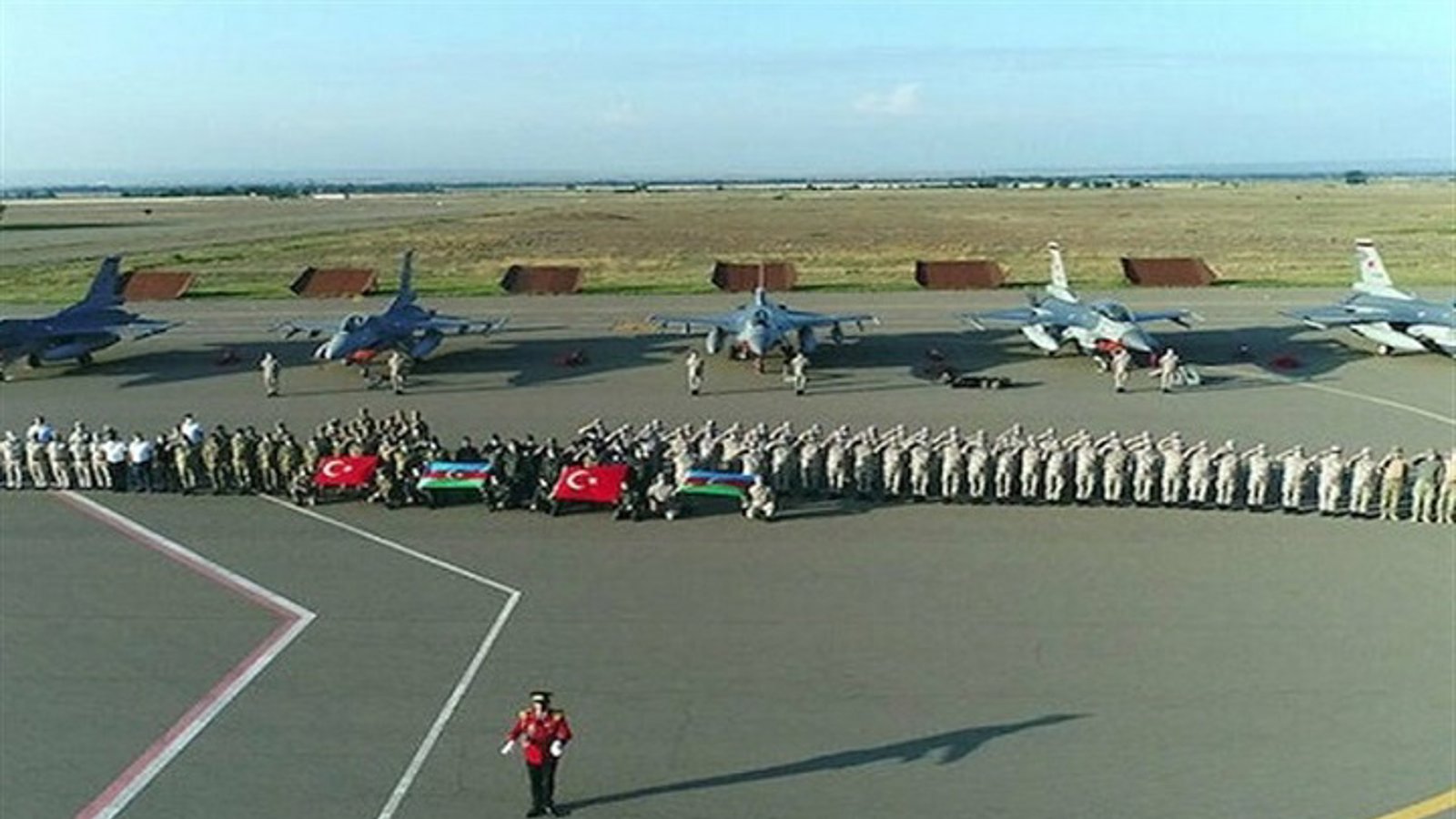 جنگنده‌های اف-۱۶ ترکیه وارد آزربایجان شدند