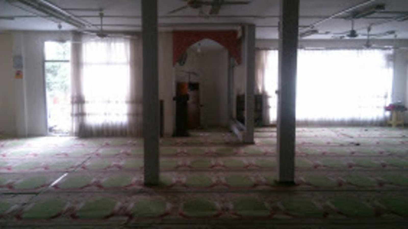 نیروهای امنیتی جلوی اقامه نماز عید فطر در نمازخانه اهل سنت یافت‌آباد تهران را گرفتند