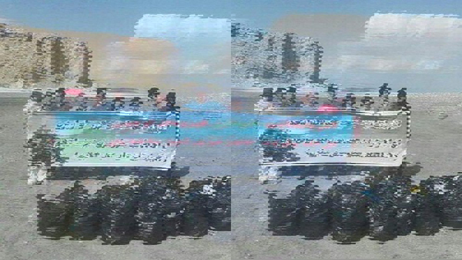 جمع آوری زباله اطراف دریاچه اورمیه توسط فعالین ملی- مدنی آزربایجان + تصاویر