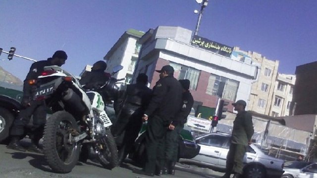 یورش نیروهای امنیتی به نمازخانه اهل سنت در پونک تهران