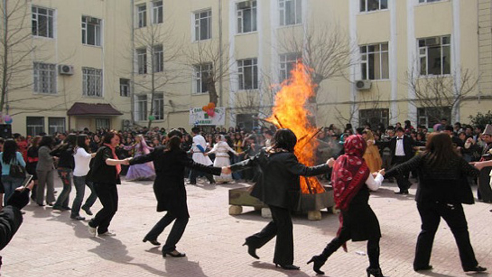 خامنه ای رهبر ایران: چهارشنبه سوری هیچ مبنای شرعی ندارد