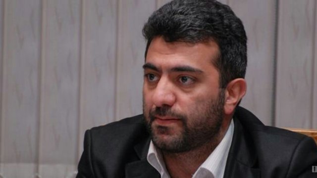 وقتی حیات و ممات آزربایجان مطرح است تعلقات جناحی شما برای ملت آزربایجان پشیزی نمی ارزد