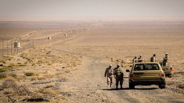 تیراندازی یک گروه مسلح از داخل خاک پاکستان به نیروهای سپاه قدس