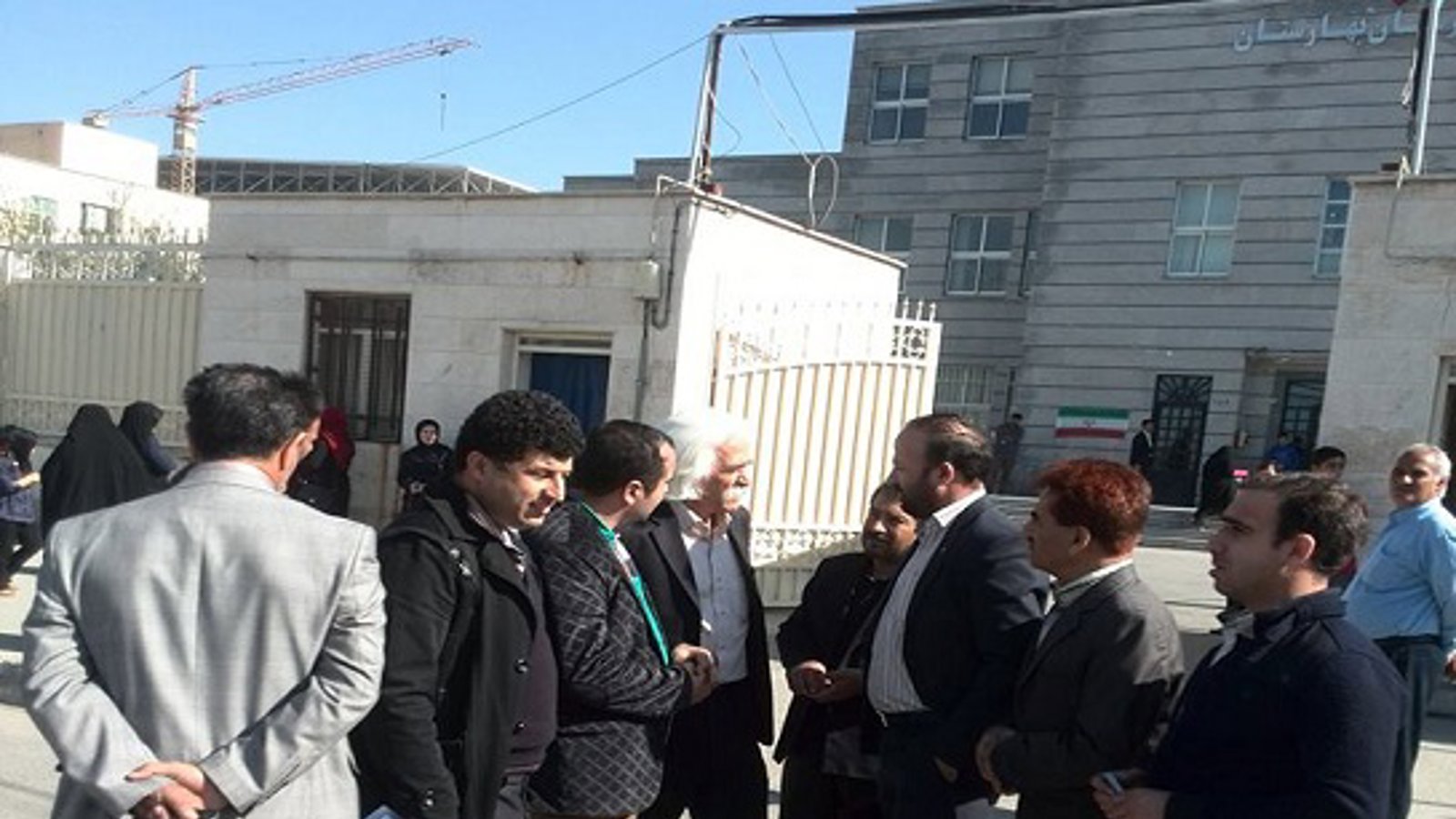 عدم برگزاری دادگاه هشت تن از فعالین ملی مدنی شهرستان بهارستان استان تهران