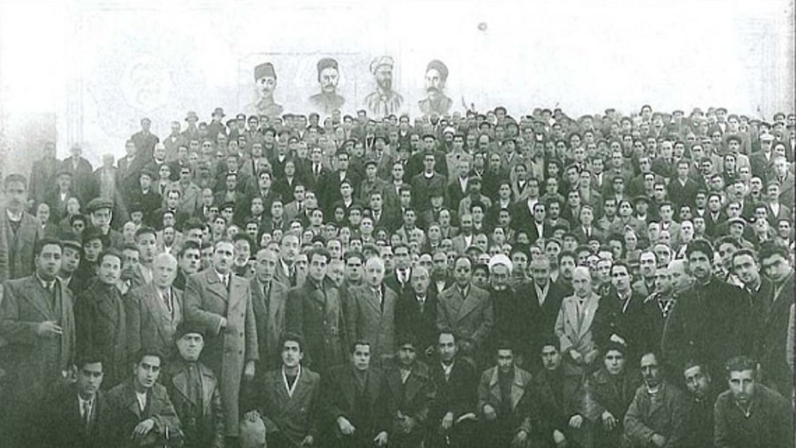 ۱۲ شهریور سالروز تشکیل فرقه دموکرات آزربایجان جنوبی و تبریک سایت تحلیلی خبری آراز نیوز