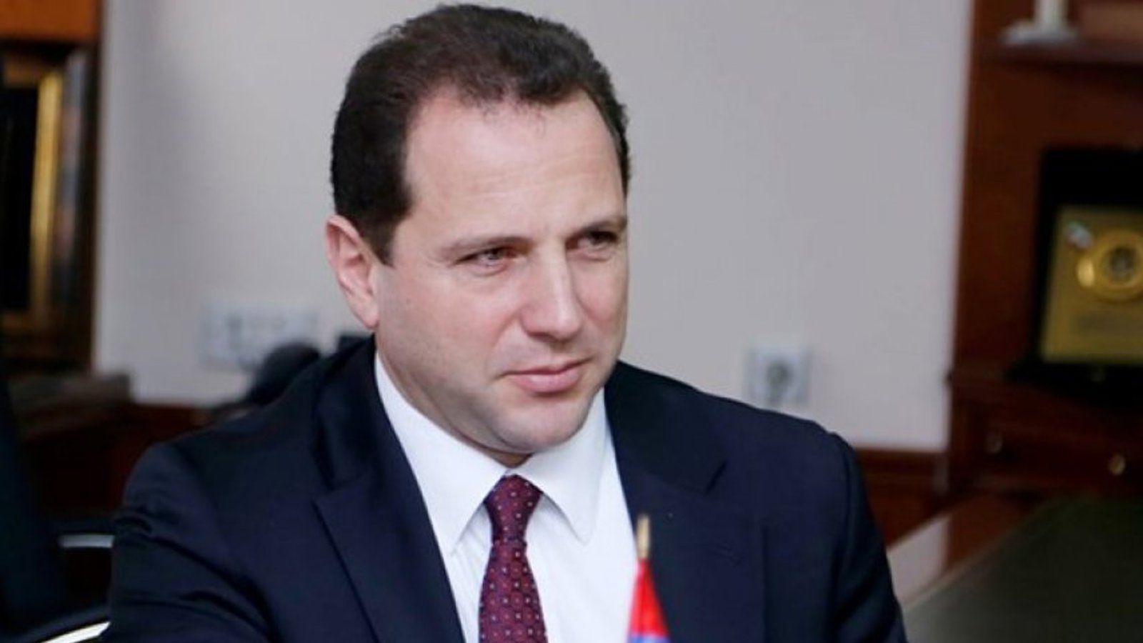 وزیر دفاع ارمنستان استعفا داد