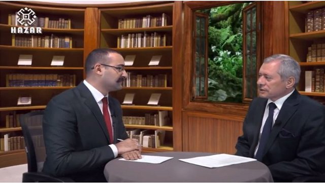 تورانا دوغرو؛ ۱۶جی بؤلوم - قوناق: چتین پک‌آجار