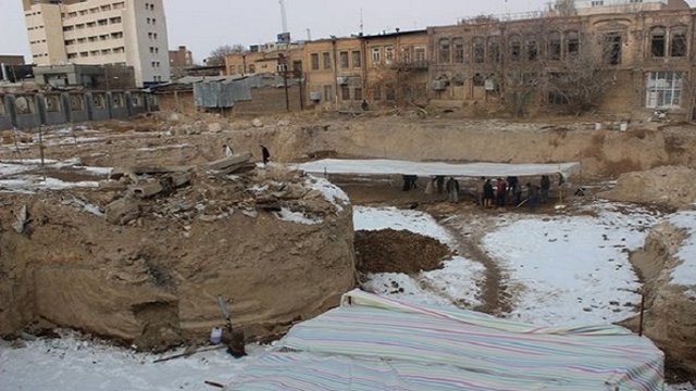 کشف برج قلعه قدیم تبریز هنگام کاوش در قلعه ارگ علیشاه تبریز