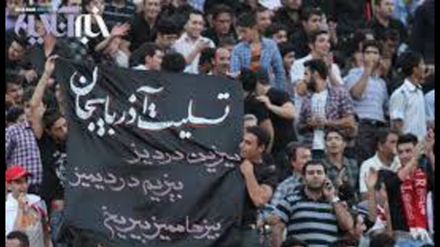 هواداران تراختور آزربایجان به یاد زلزله قاراداغ سیاه پوش شدند