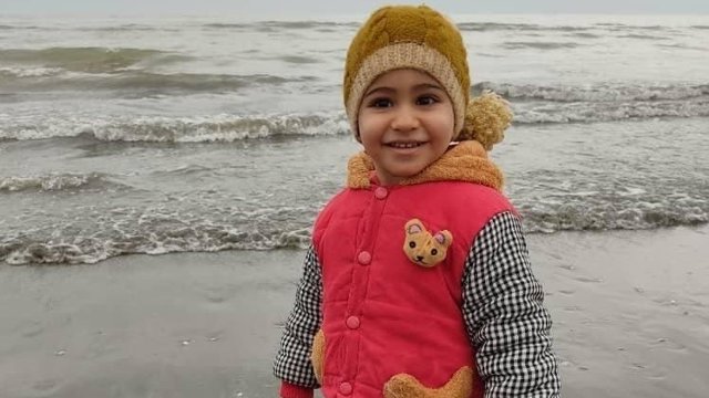 آتالای کودک ۴ ساله ای که به دلیل تورکی بودن نامش شناسنامه ندارد