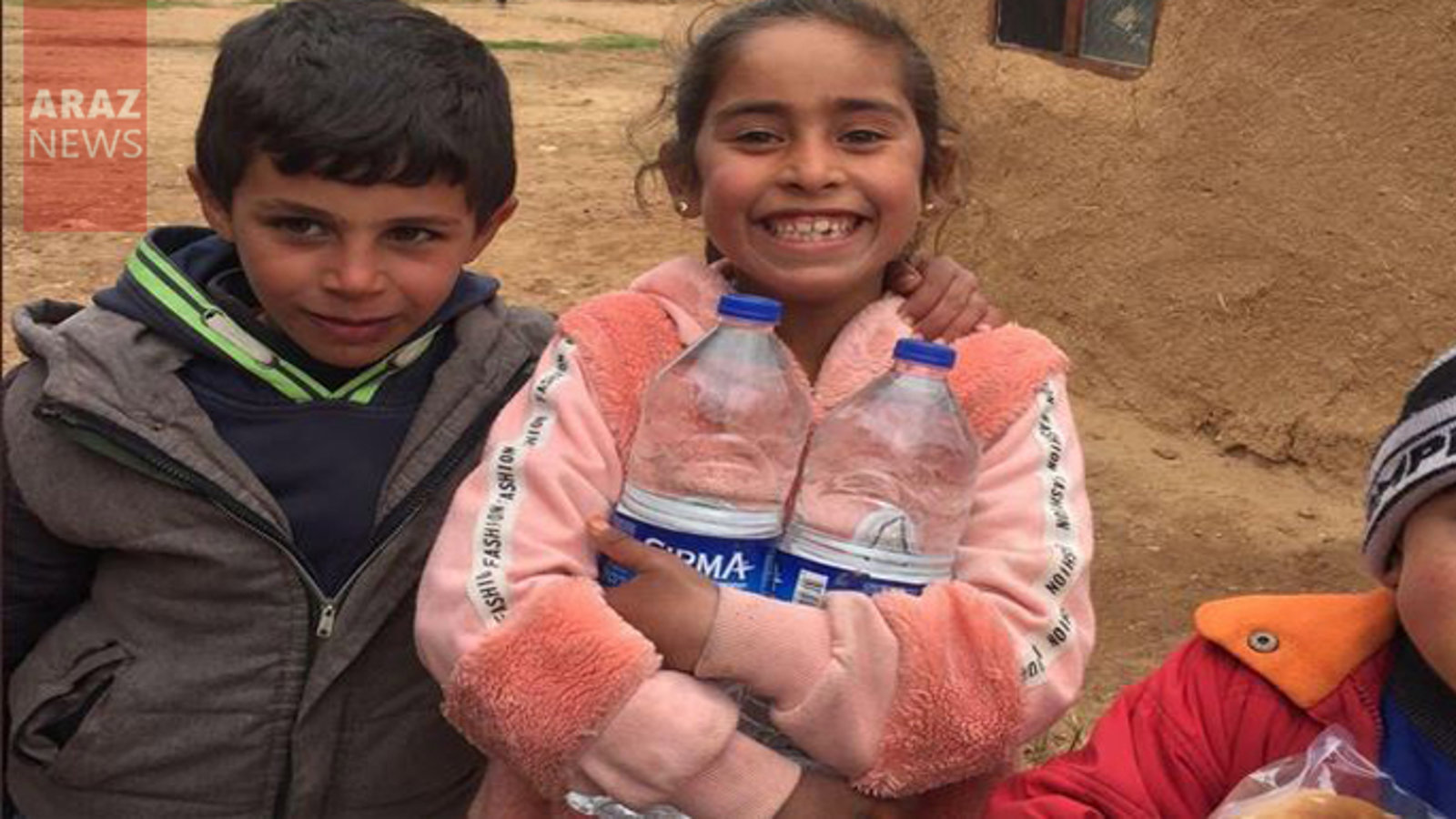 سربازان ترکیه لبخند را به لب کودکان سوریه آوردند