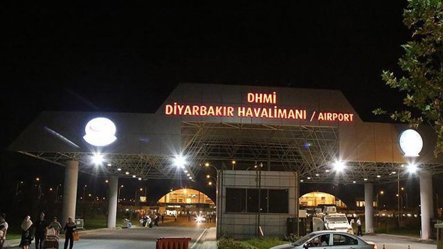 حمله راکتی تروریست‌های پ.ک.ک به فرودگاه دیاربکر