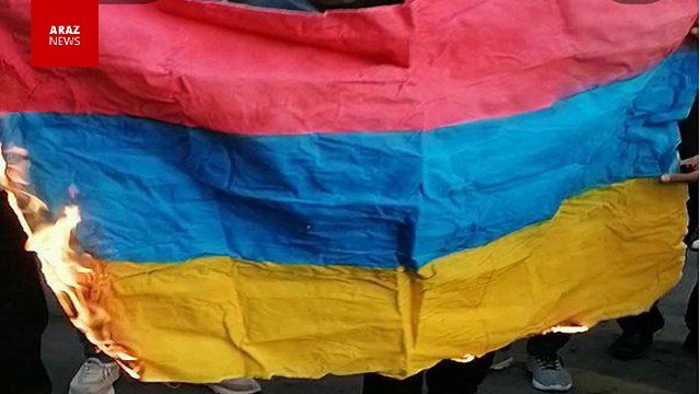 تجمع کنان در تبریز پرچم ارمنستان اشغالگر را به آتش کشیدند / معترضان خواهان بسته شدن مرز نوردوز شدند