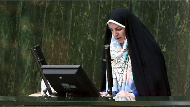 نماینده شبستر «تست بسندگی زبان فارسی» را مغایر با قانون اساسی دانست