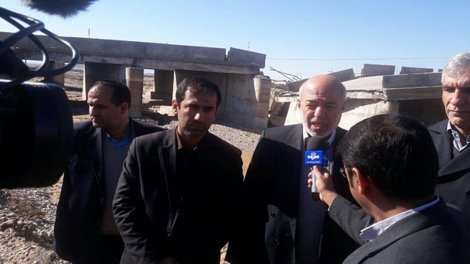 وزیر نیرو: علت تلفات سیل، عکسبرداری و فیلمبرداری شهروندان از سیل بود!