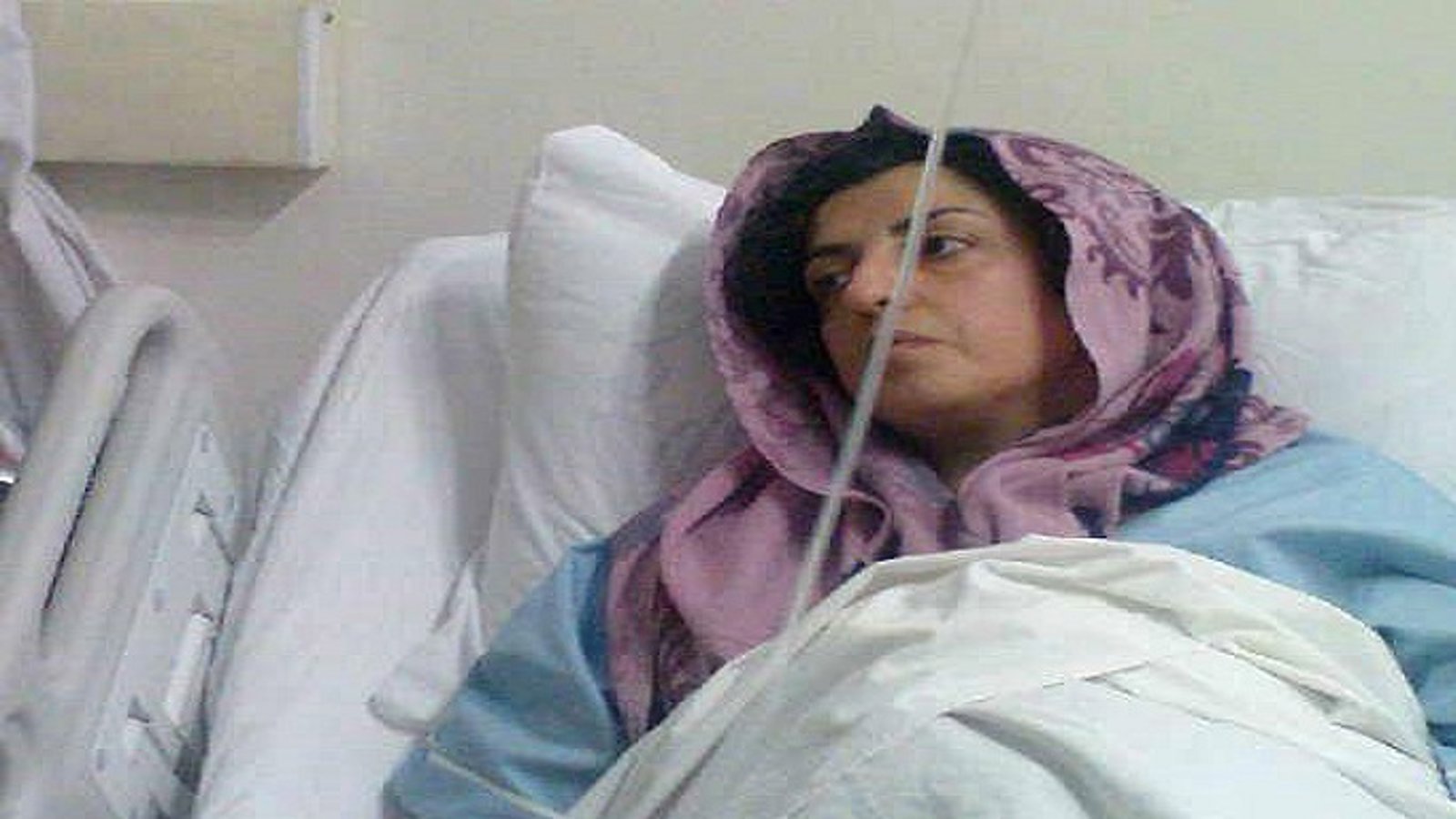 نرگس محمدی تحت عمل جراحی قرار گرفت