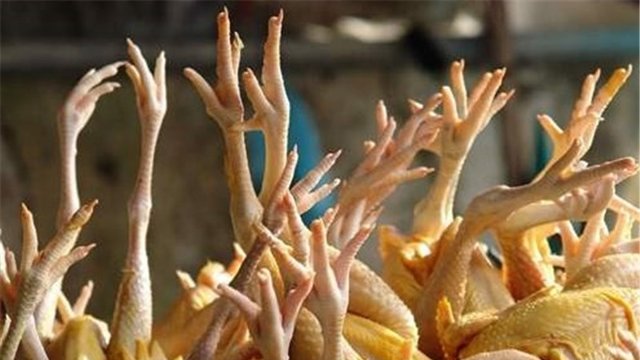 قیمت پای مرغ از خود مرغ گران‌تر شد؟