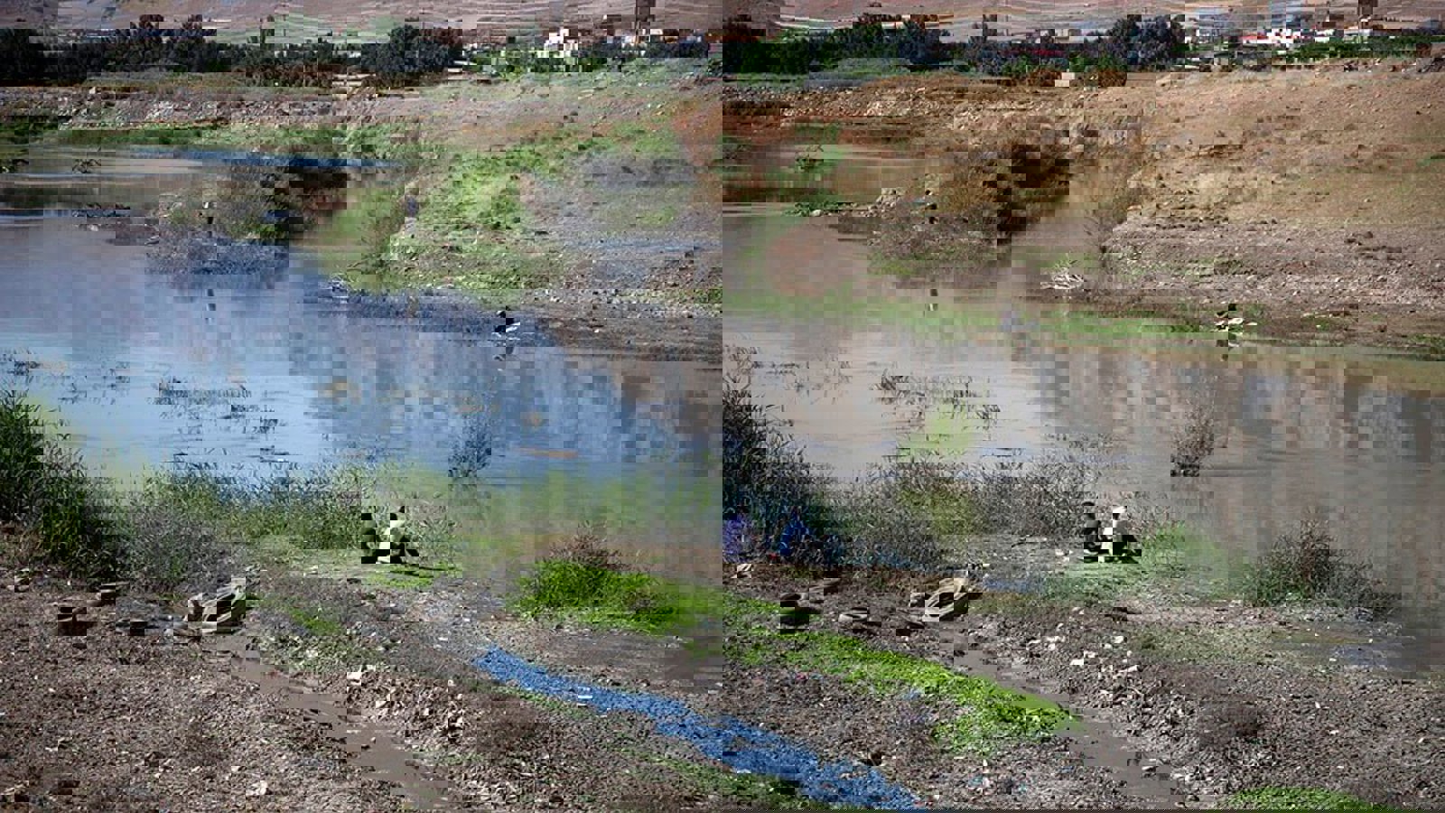 رودخانه قارا سوی‌ اردبیل همچنان‌ آلوده به‌ پساب‌های‌ صنعتی